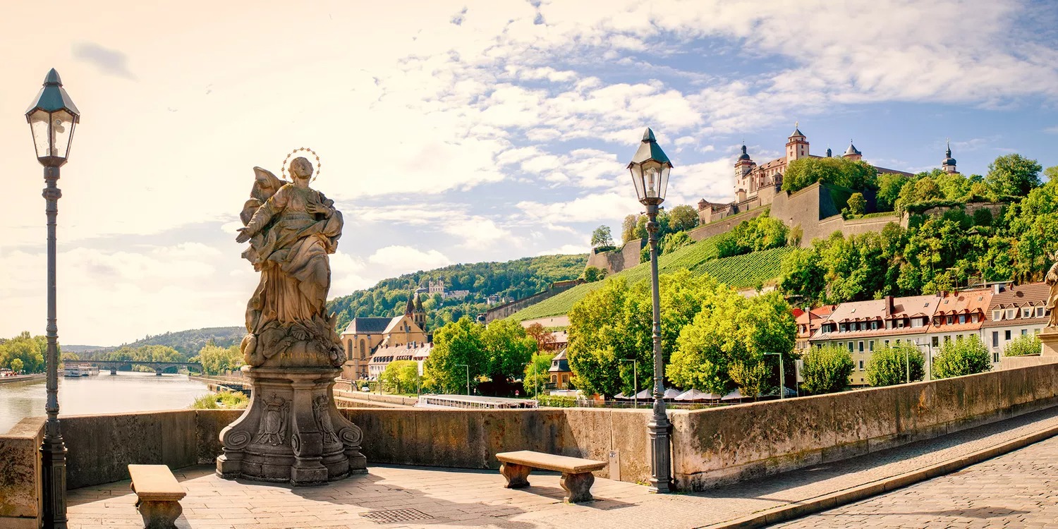 Wuerzburg wine tour with Reimagine Tours – guided vineyard and city experience Reimagine Tours Wuerzburg wine tasting and city tour Wuerzburg wine tour in English with local guide – Reimagine Tours